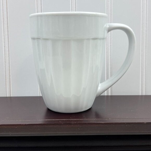 Corningware Set of 4 French White Porcelain Coffee Mugs - Picture 10 of 11